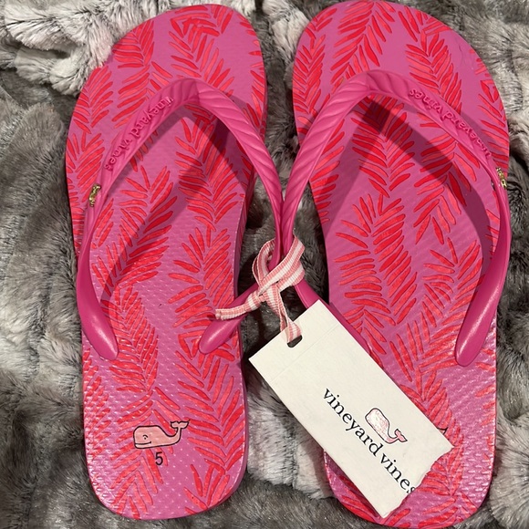 Vineyard Vines Flip Flops NWT painted palm raspberry rose size 5 - Picture 2 of 8